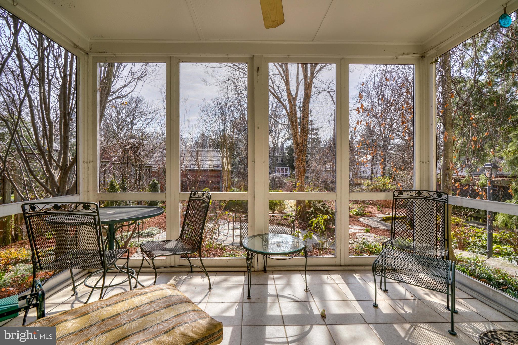 327 Broadmoor Rd