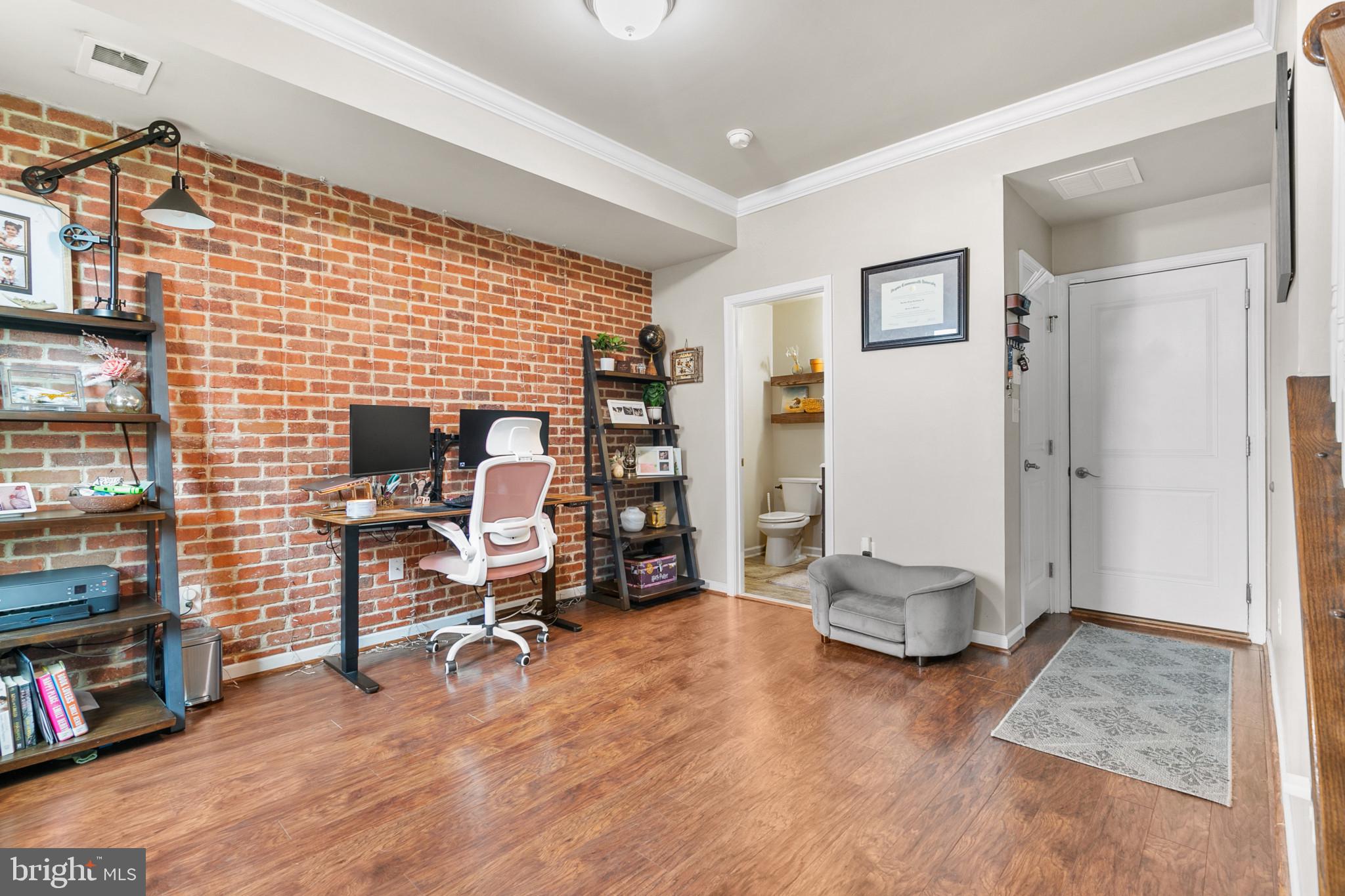 954 S Macon St