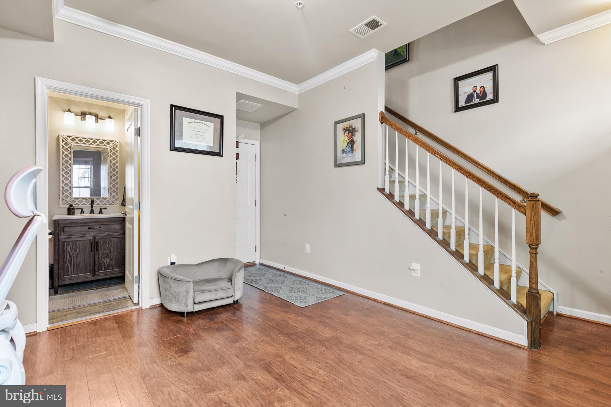 954 S Macon St