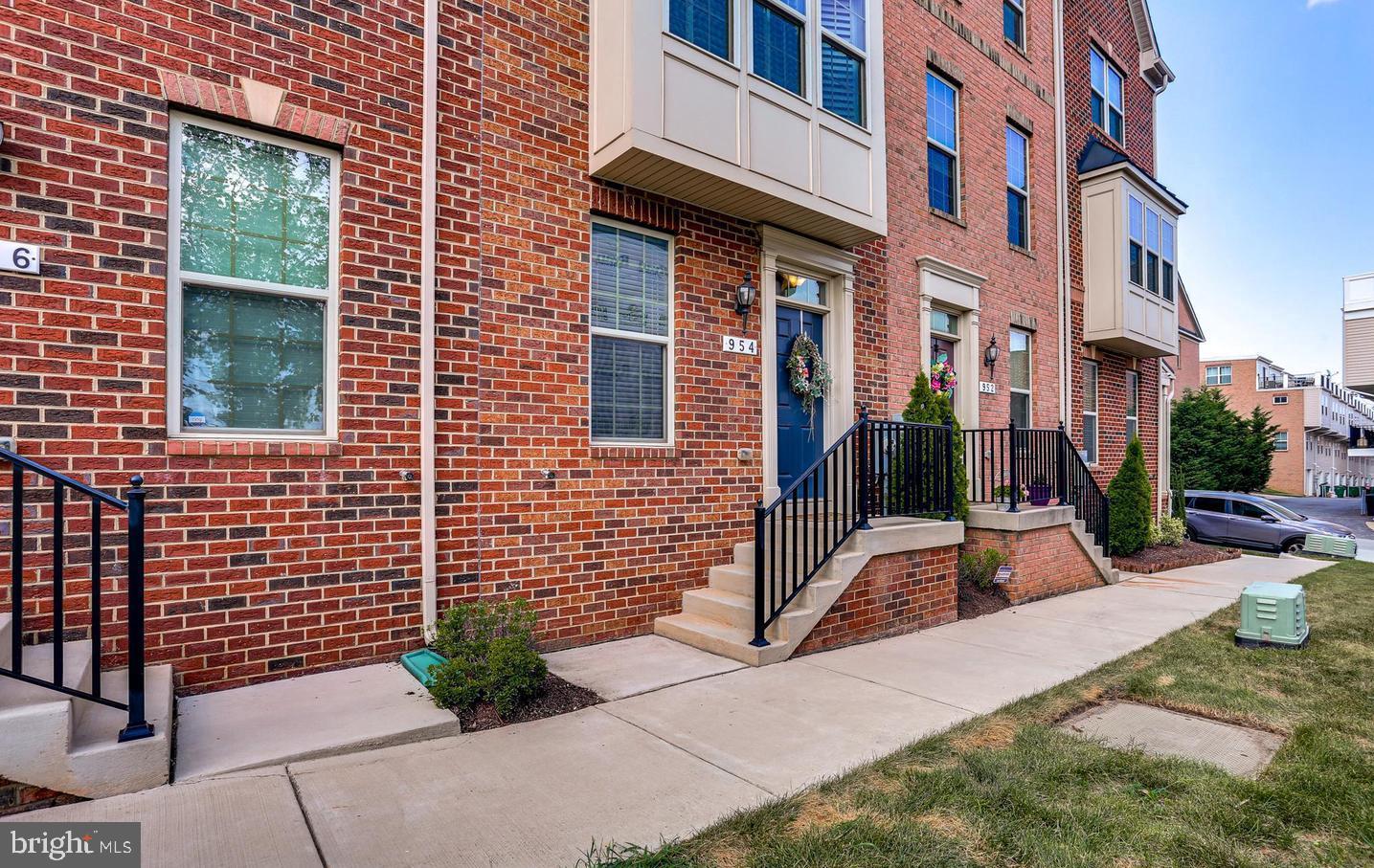 954 S Macon St