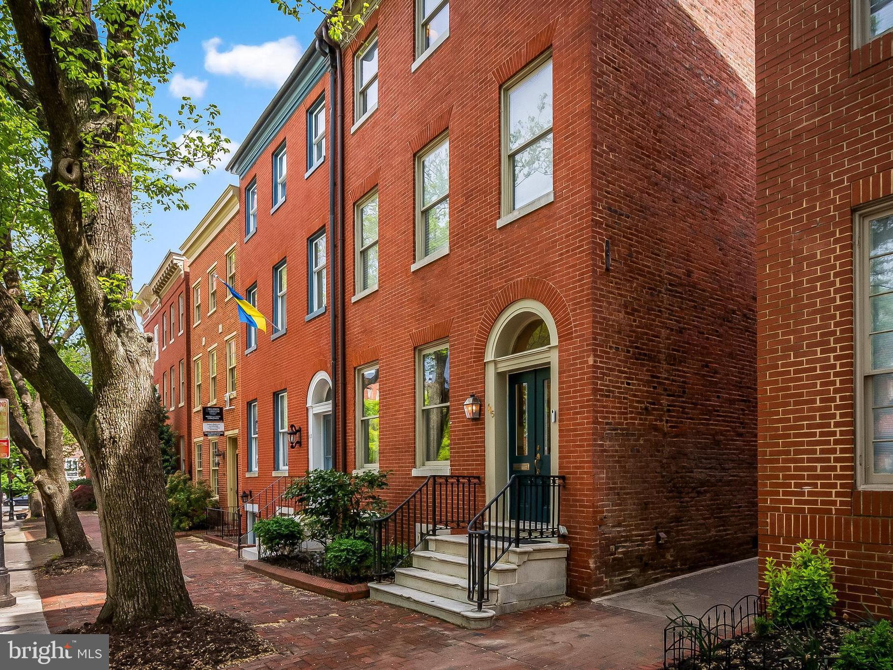 115 W Lee St W