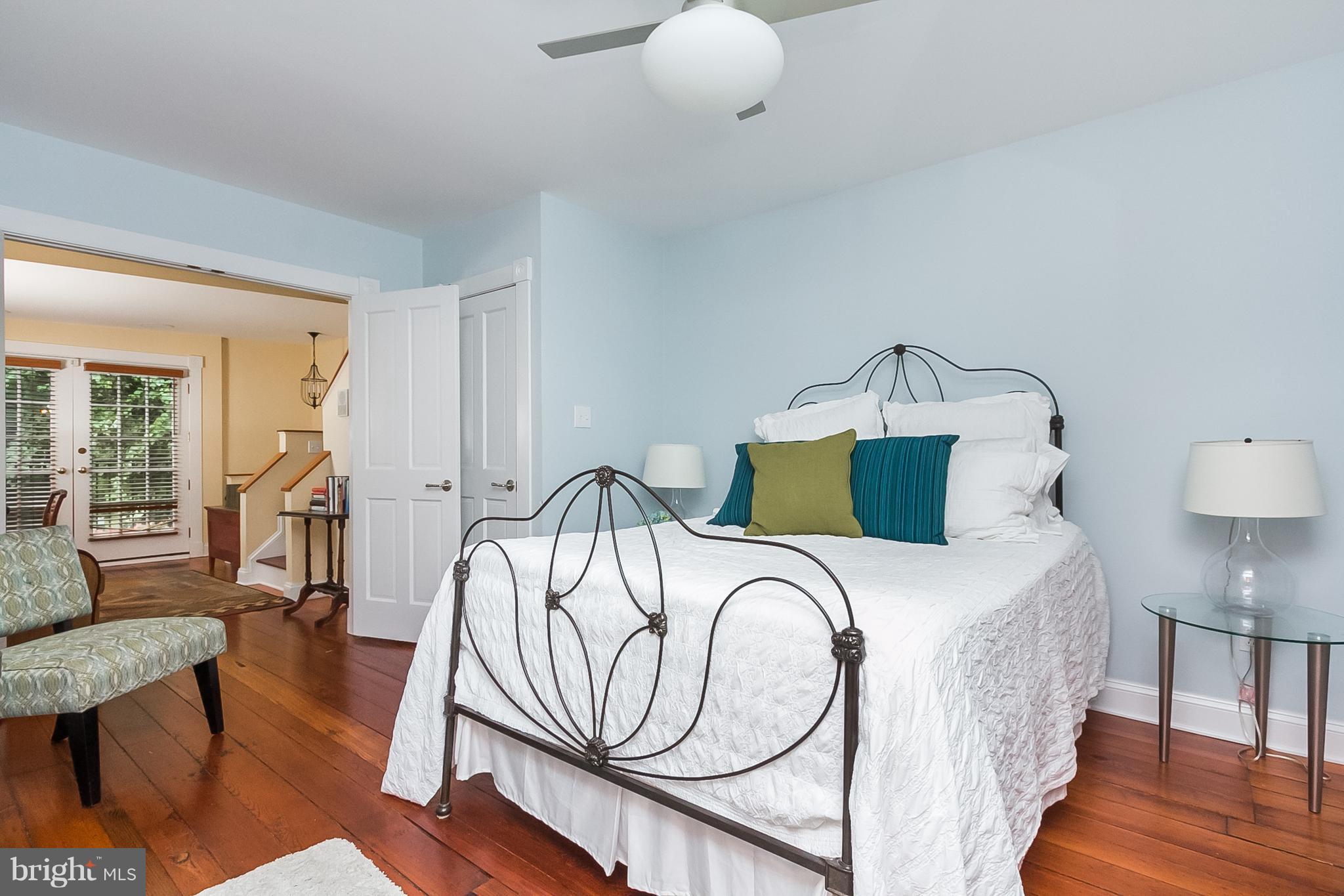 115 W Lee St W