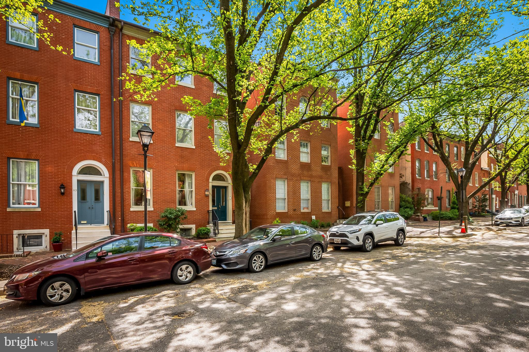 115 W Lee St W