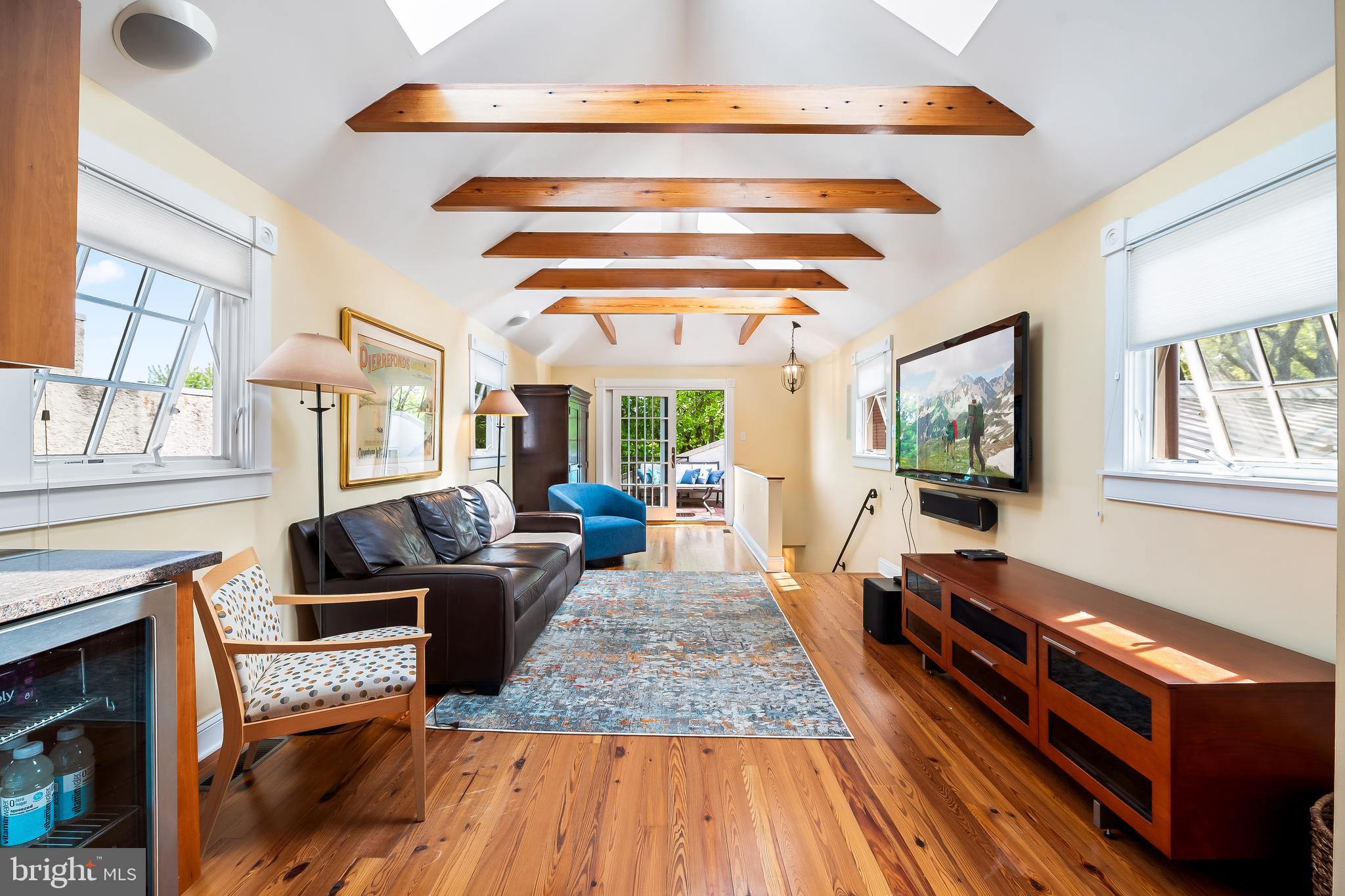 115 W Lee St W