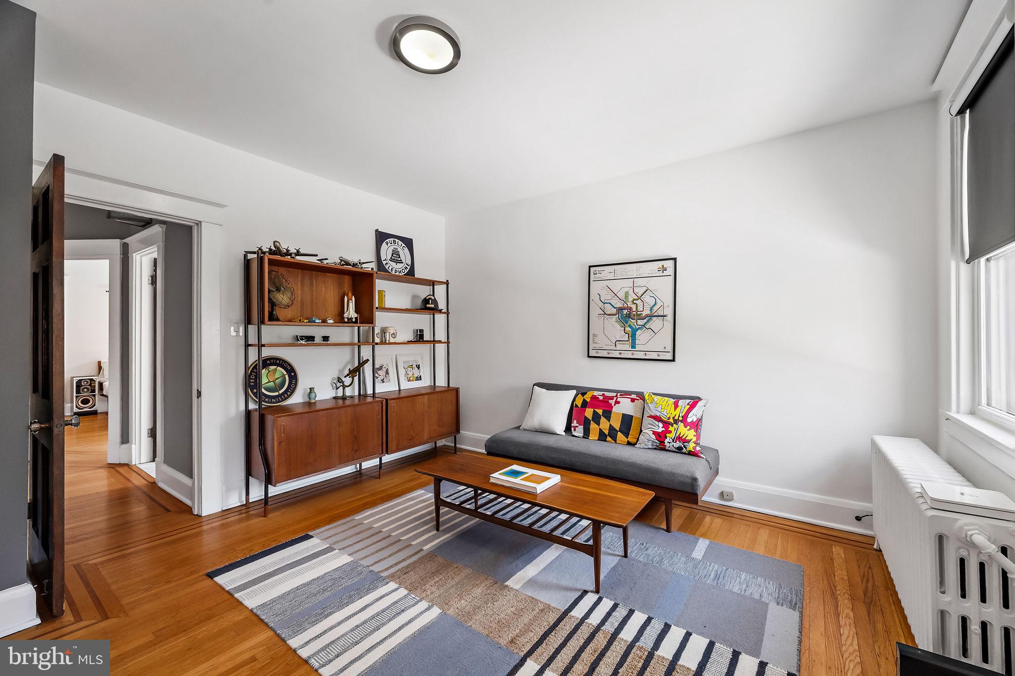 609 W 38th St
