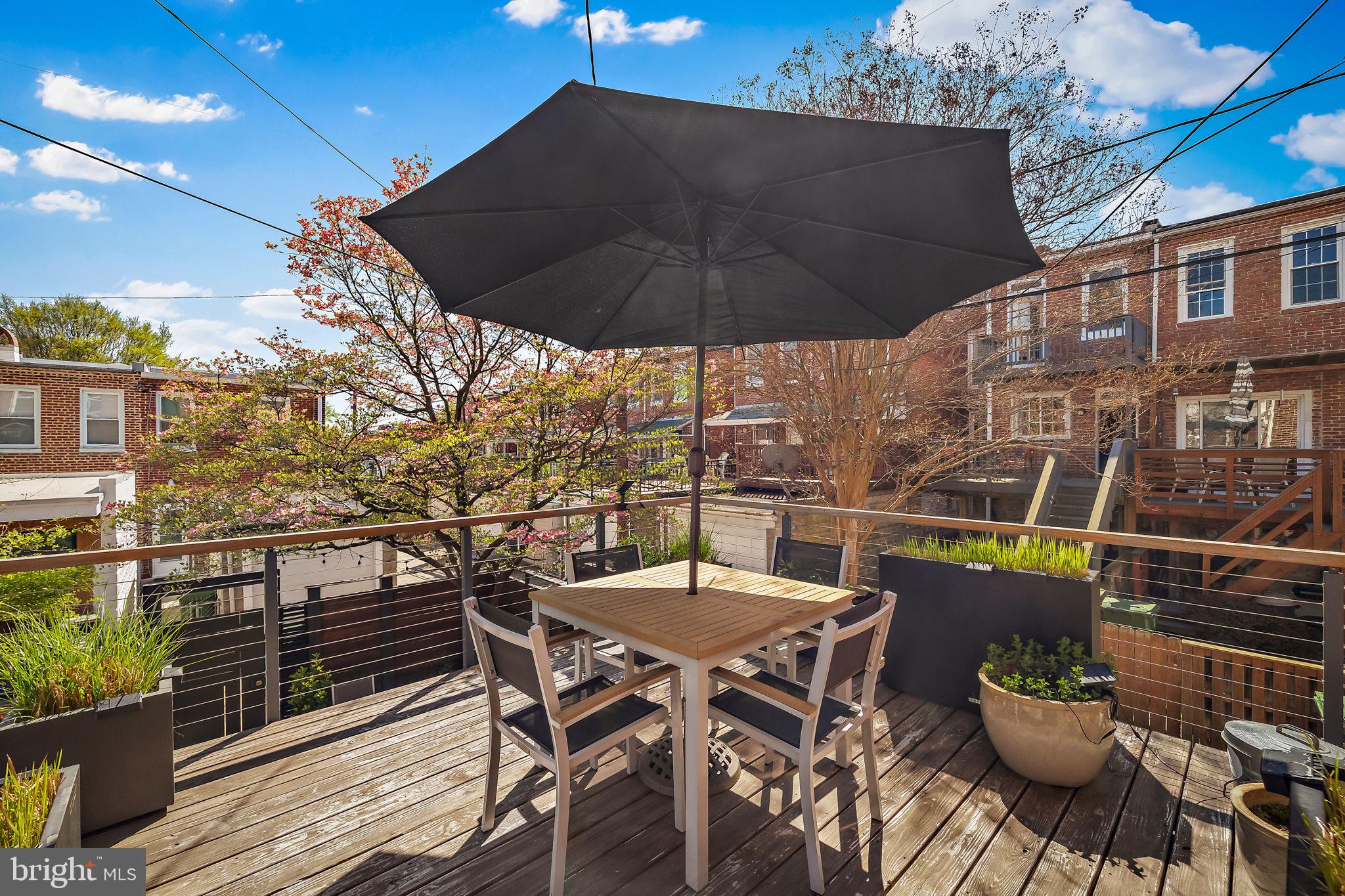 609 W 38th St