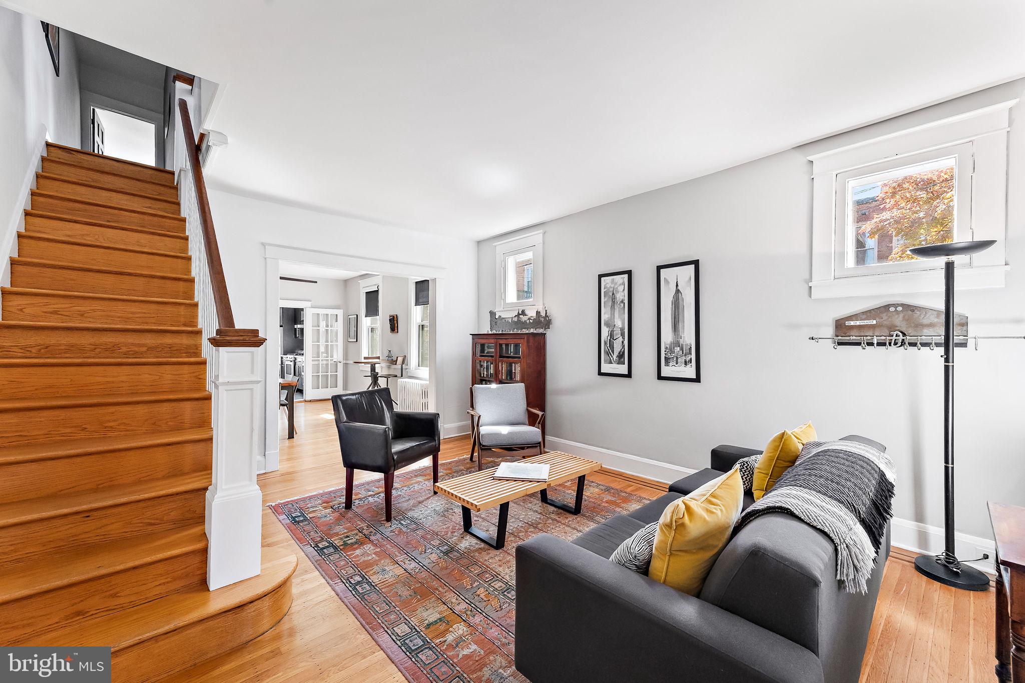 609 W 38th St