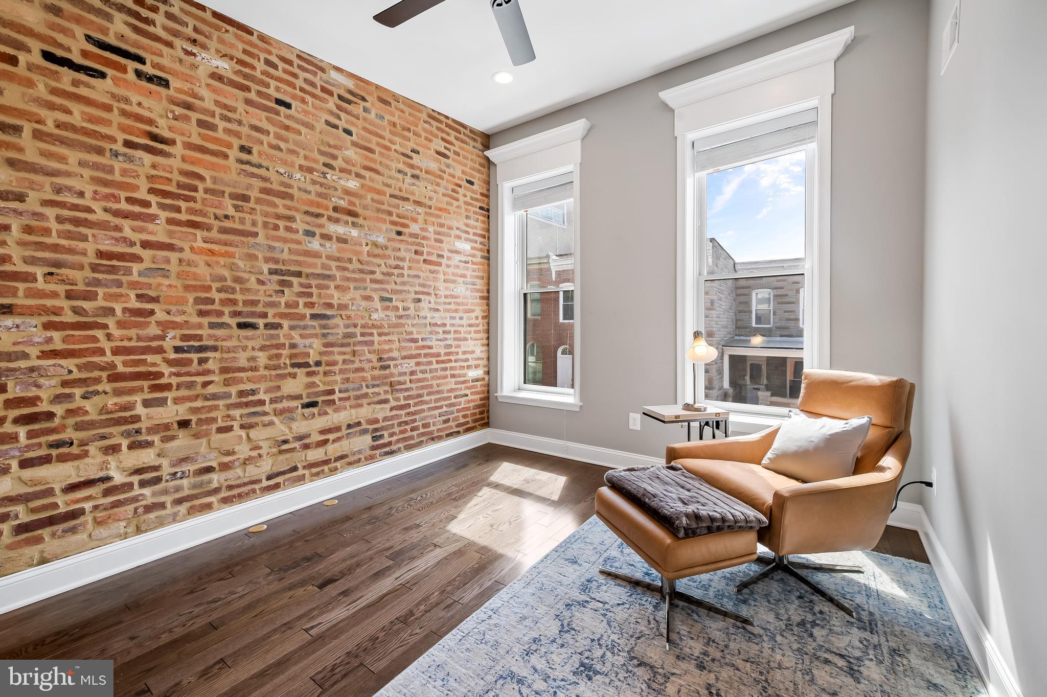 1439 Henry St