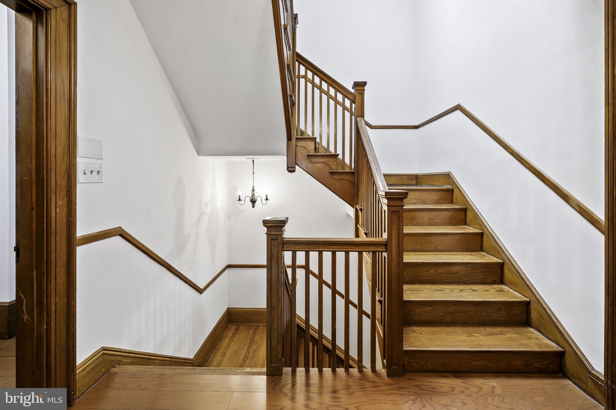835 W University Pkwy
