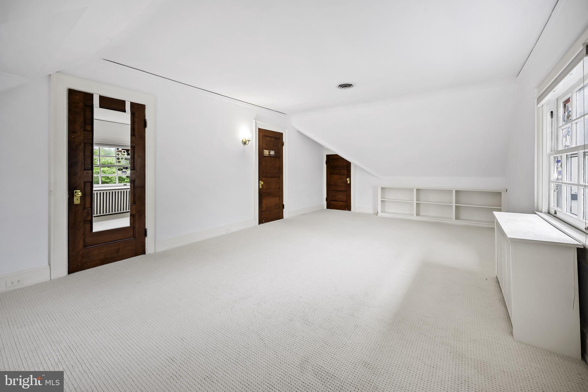 835 W University Pkwy