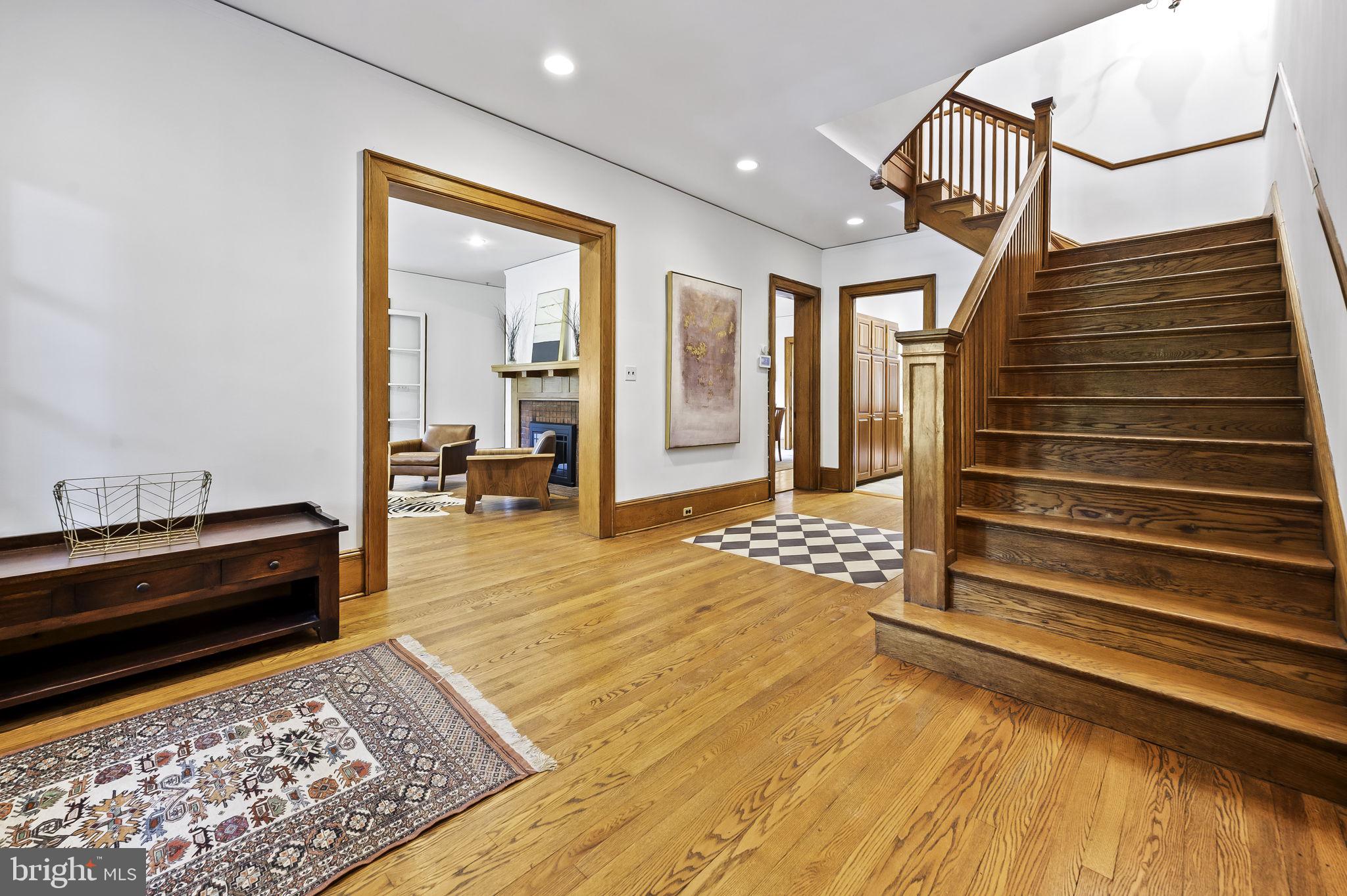 835 W University Pkwy