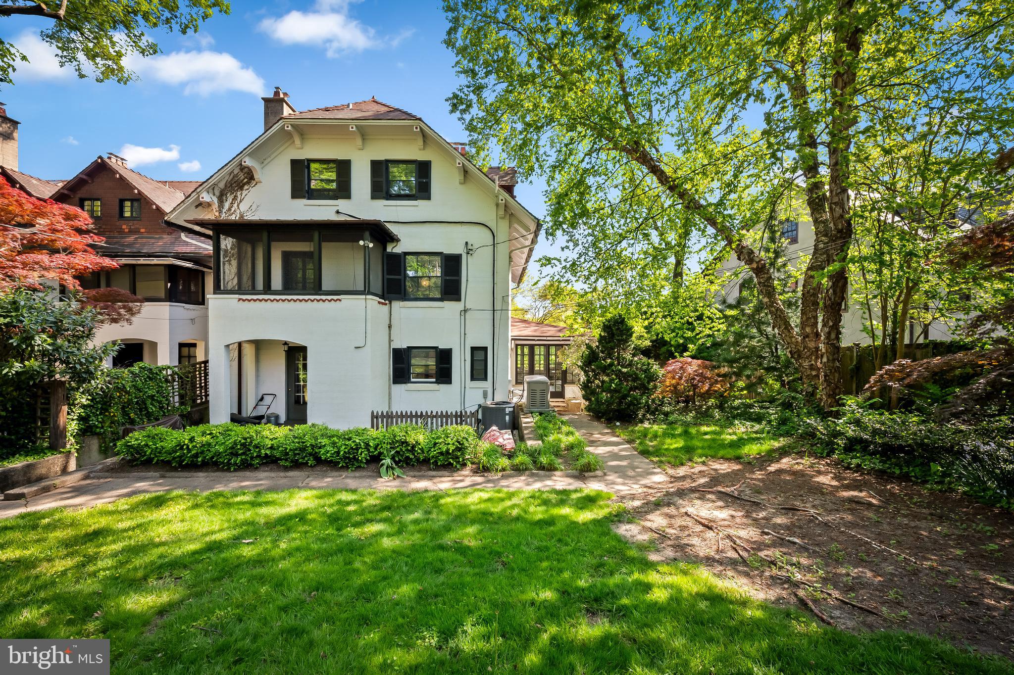 835 W University Pkwy