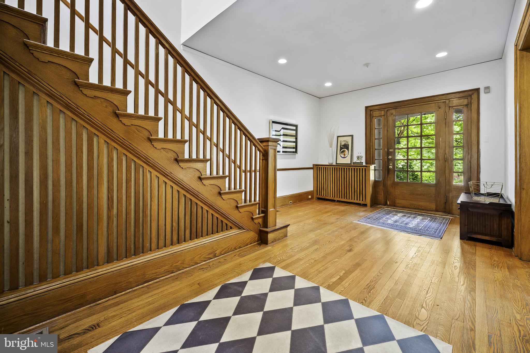 835 W University Pkwy