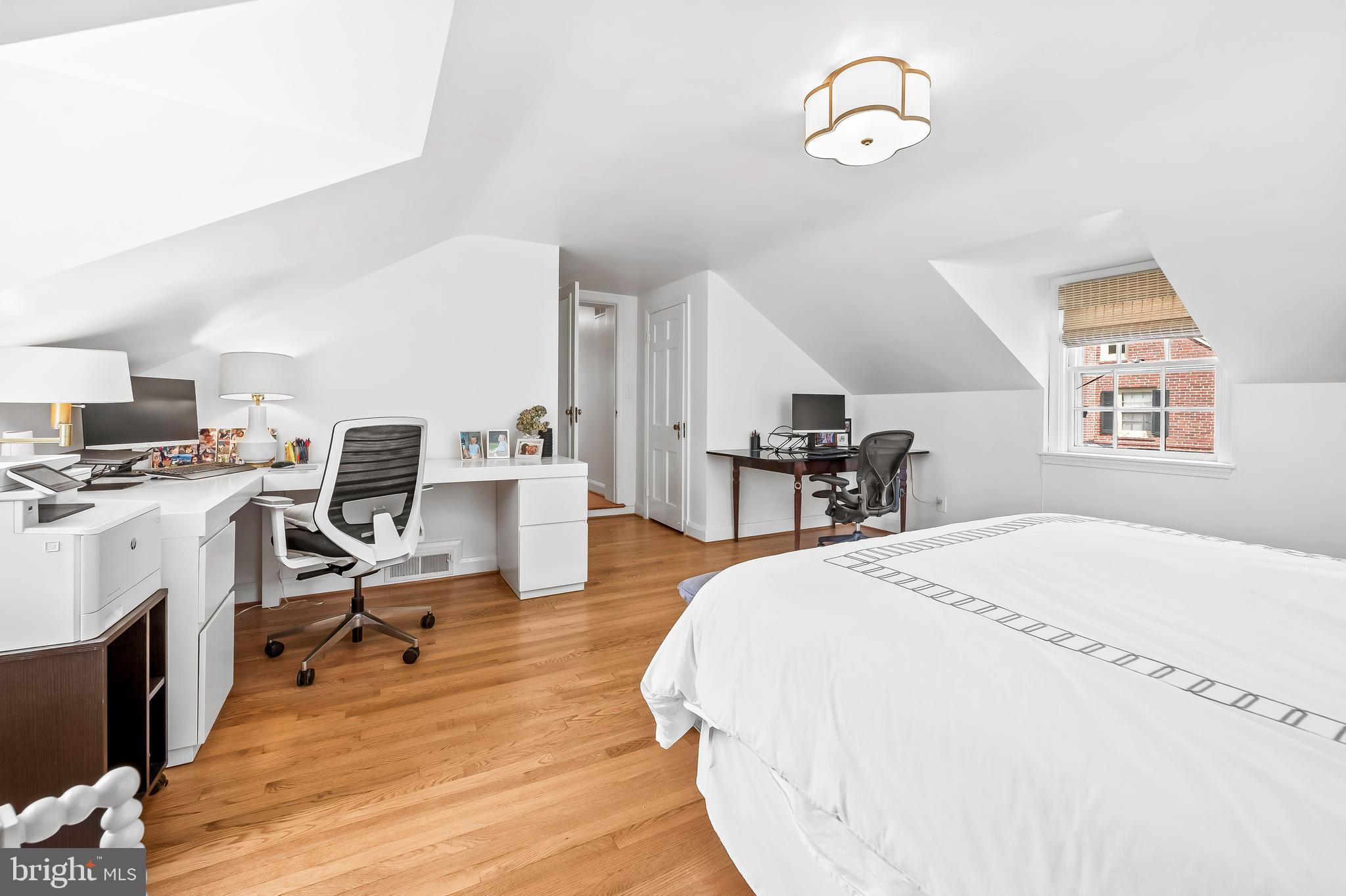 203 Saint Dunstans Rd