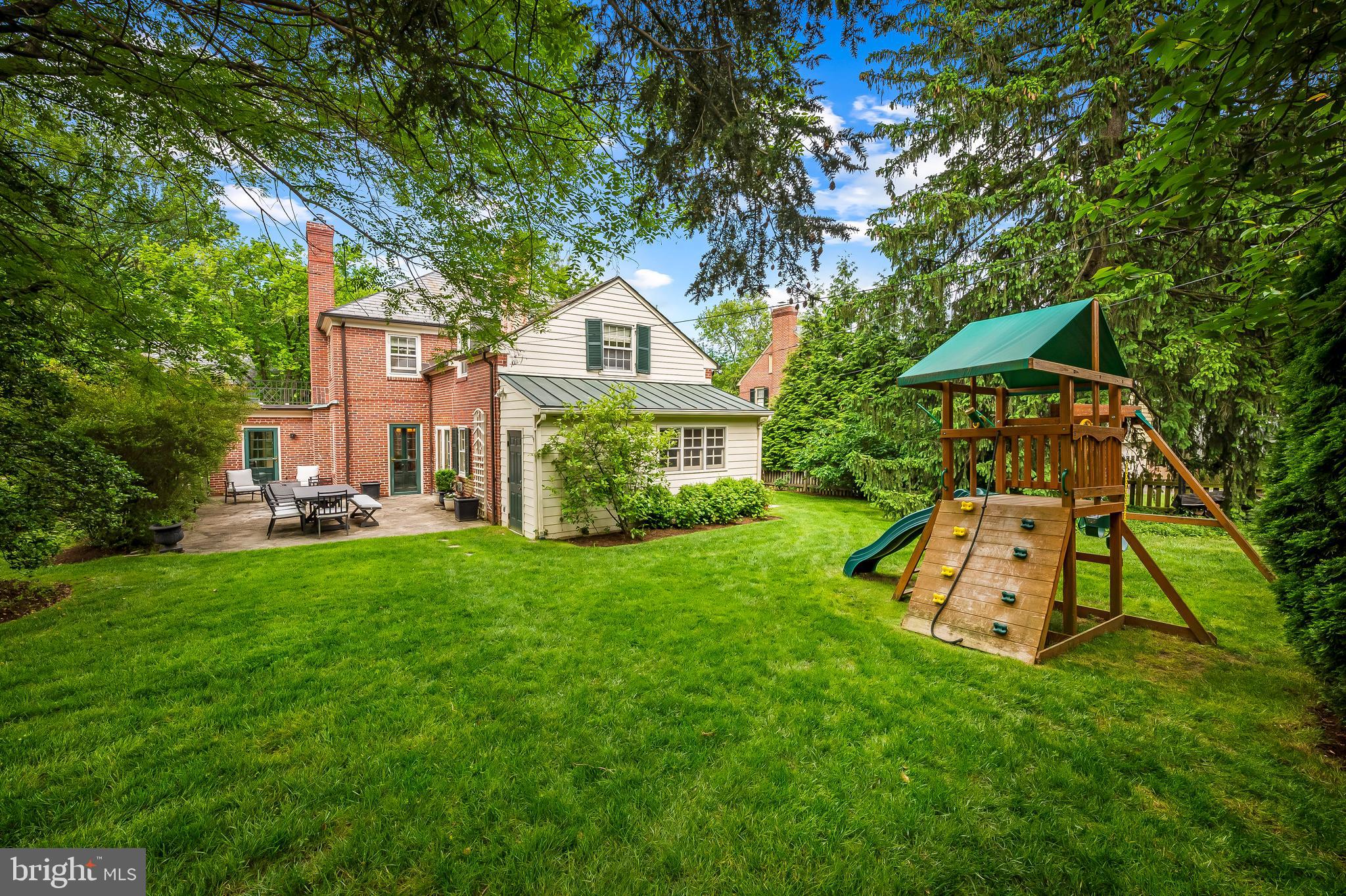 203 Saint Dunstans Rd