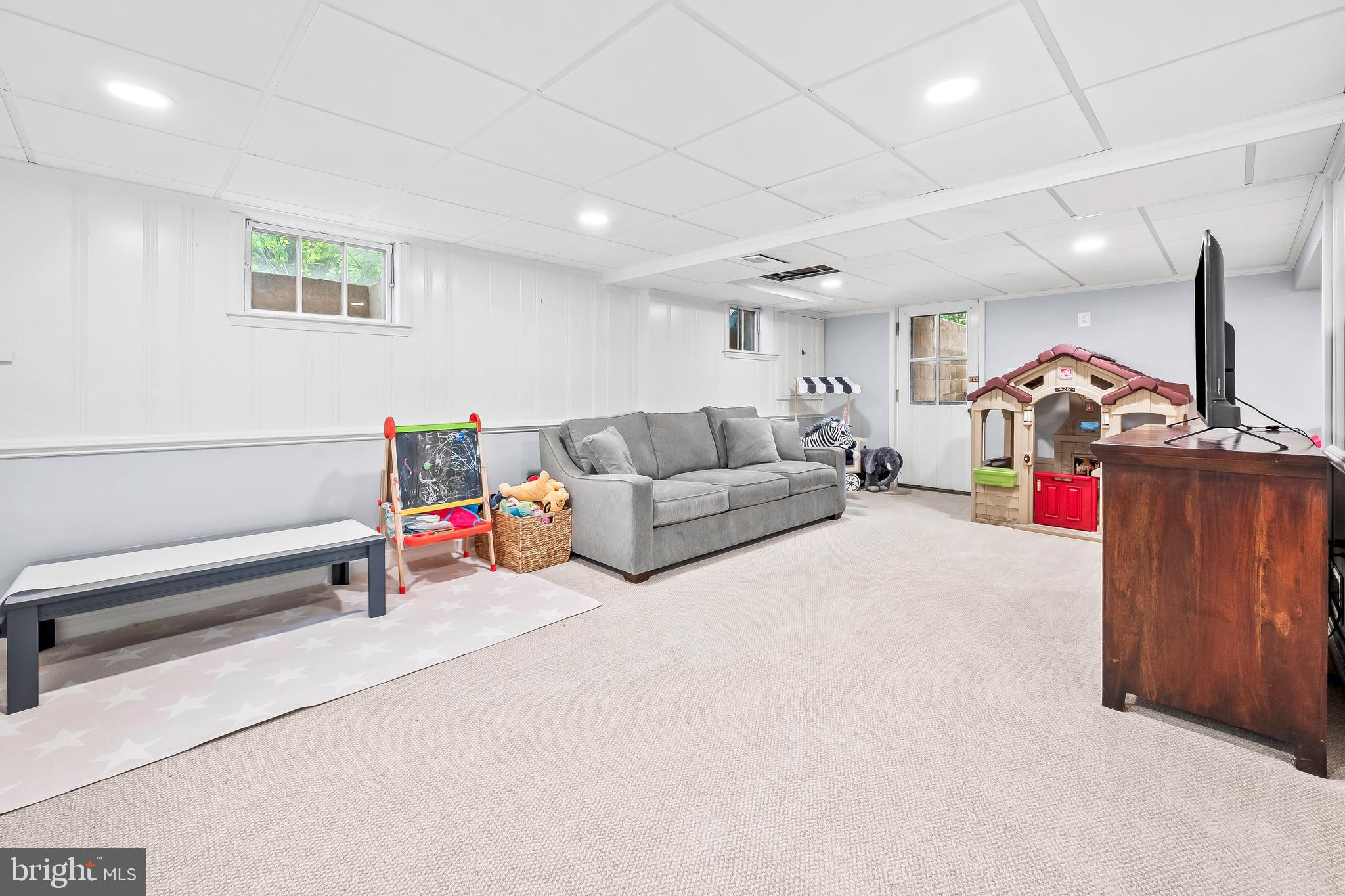 203 Saint Dunstans Rd