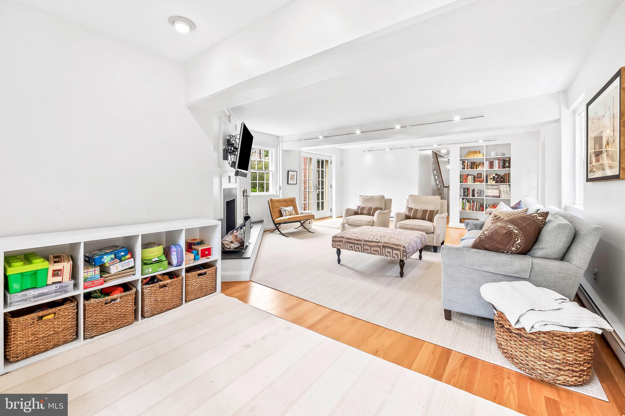 203 Saint Dunstans Rd