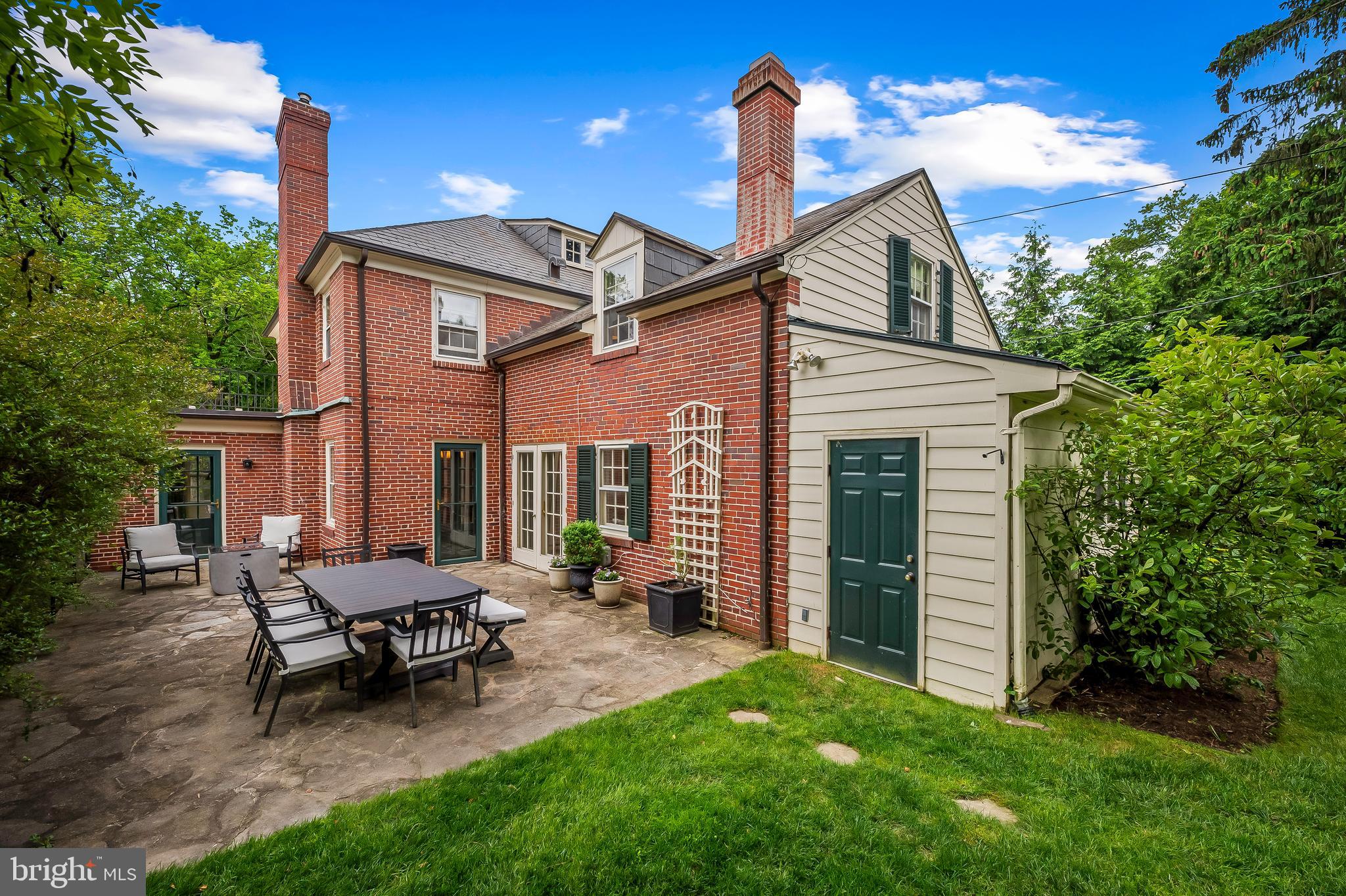 203 Saint Dunstans Rd