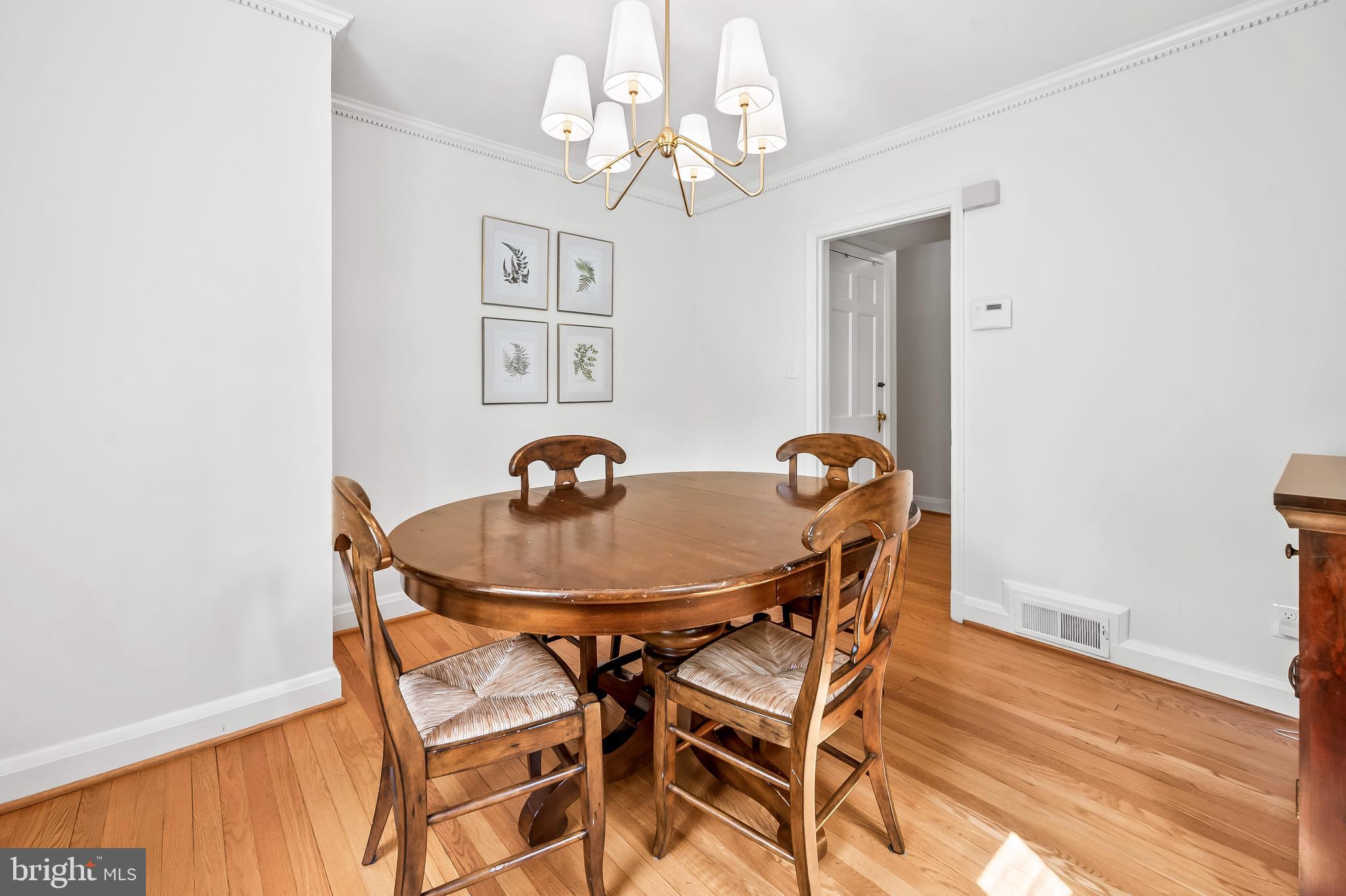203 Saint Dunstans Rd