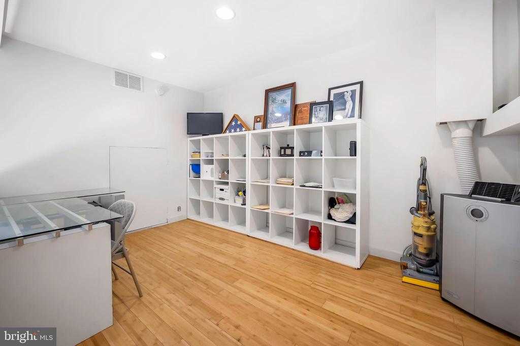 124 W Henrietta St #3