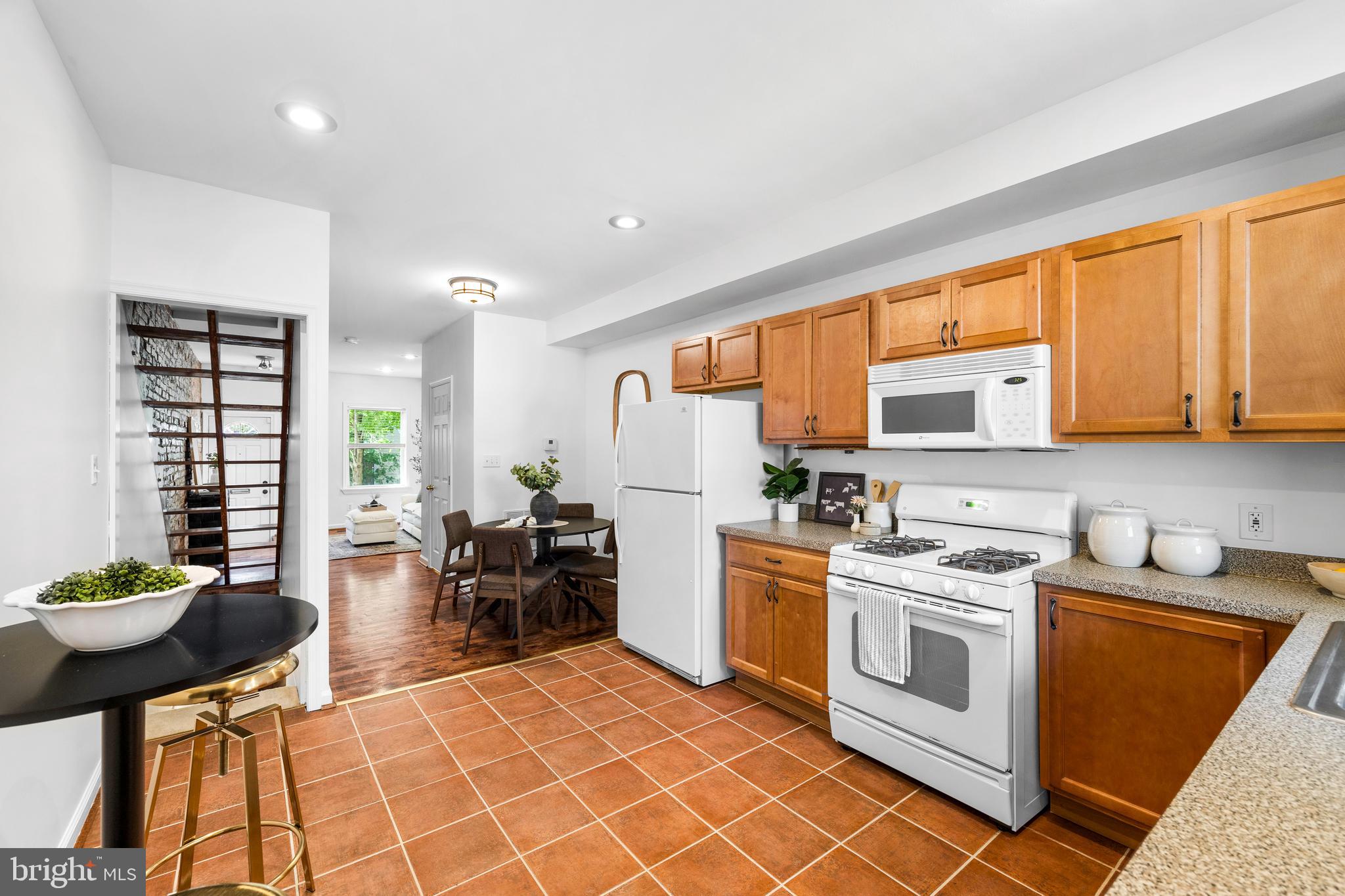 103 N Curley St