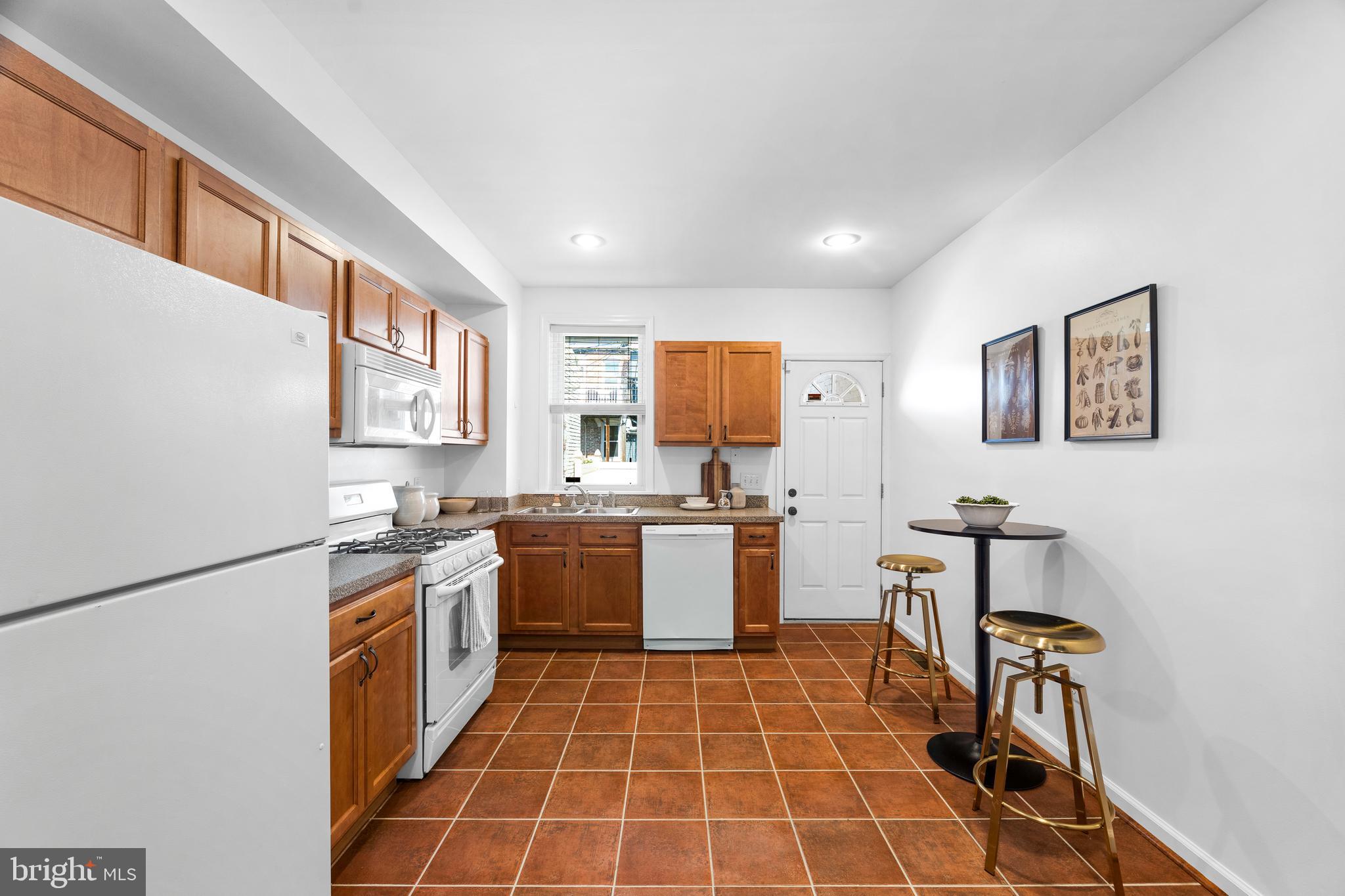 103 N Curley St