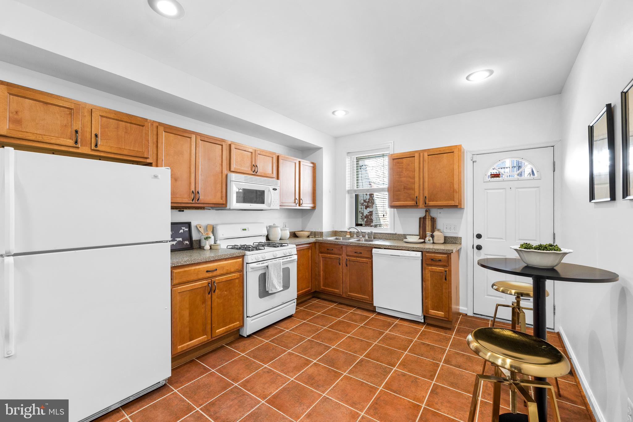 103 N Curley St