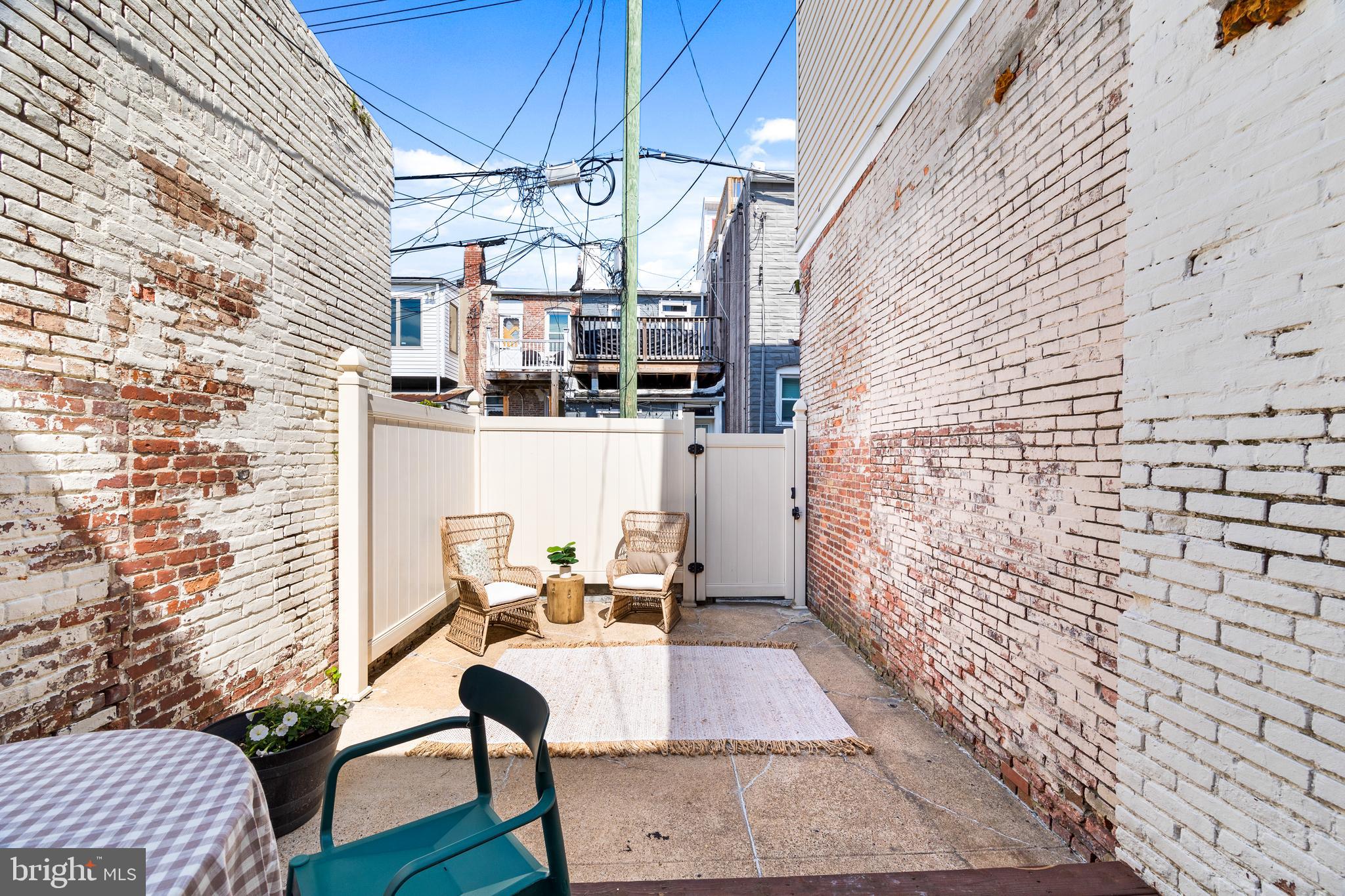 103 N Curley St