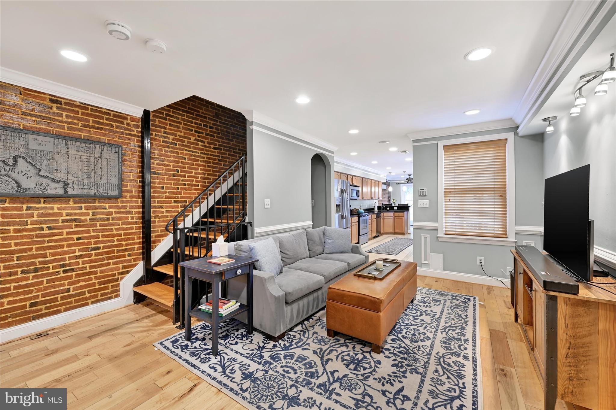 119 W Hill St