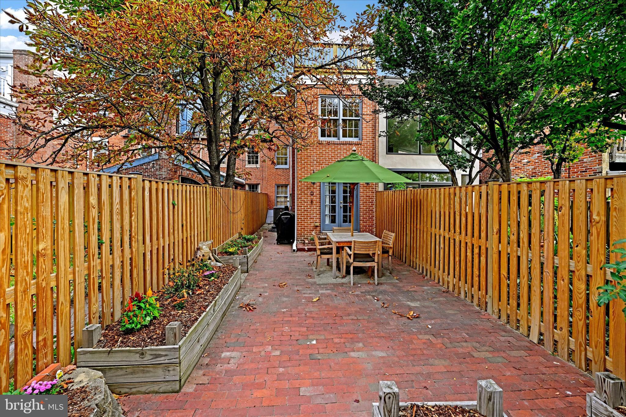 119 W Hill St