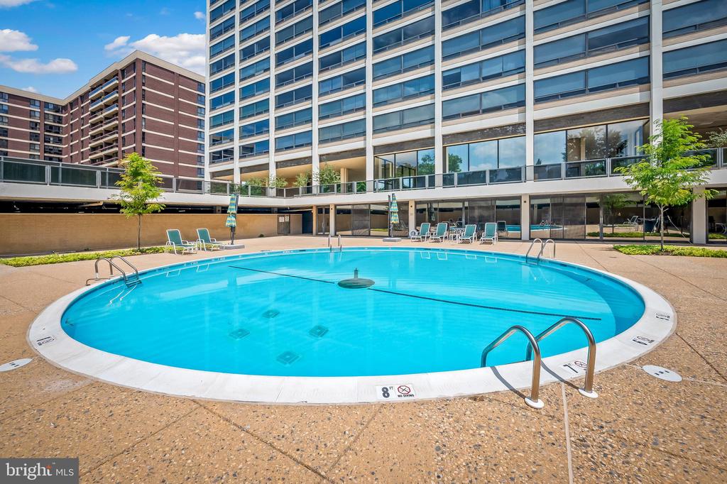4000 N Charles St #609