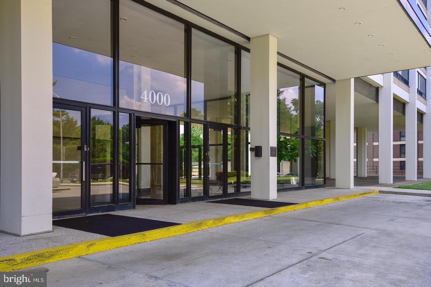 4000 N Charles St #303