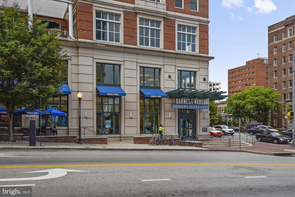 4000 N Charles St #303