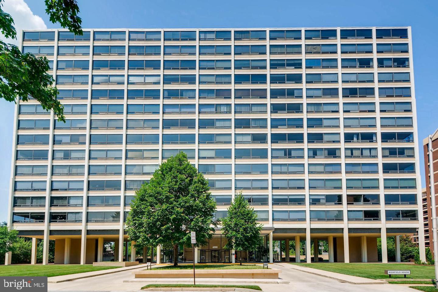4000 N Charles St #303