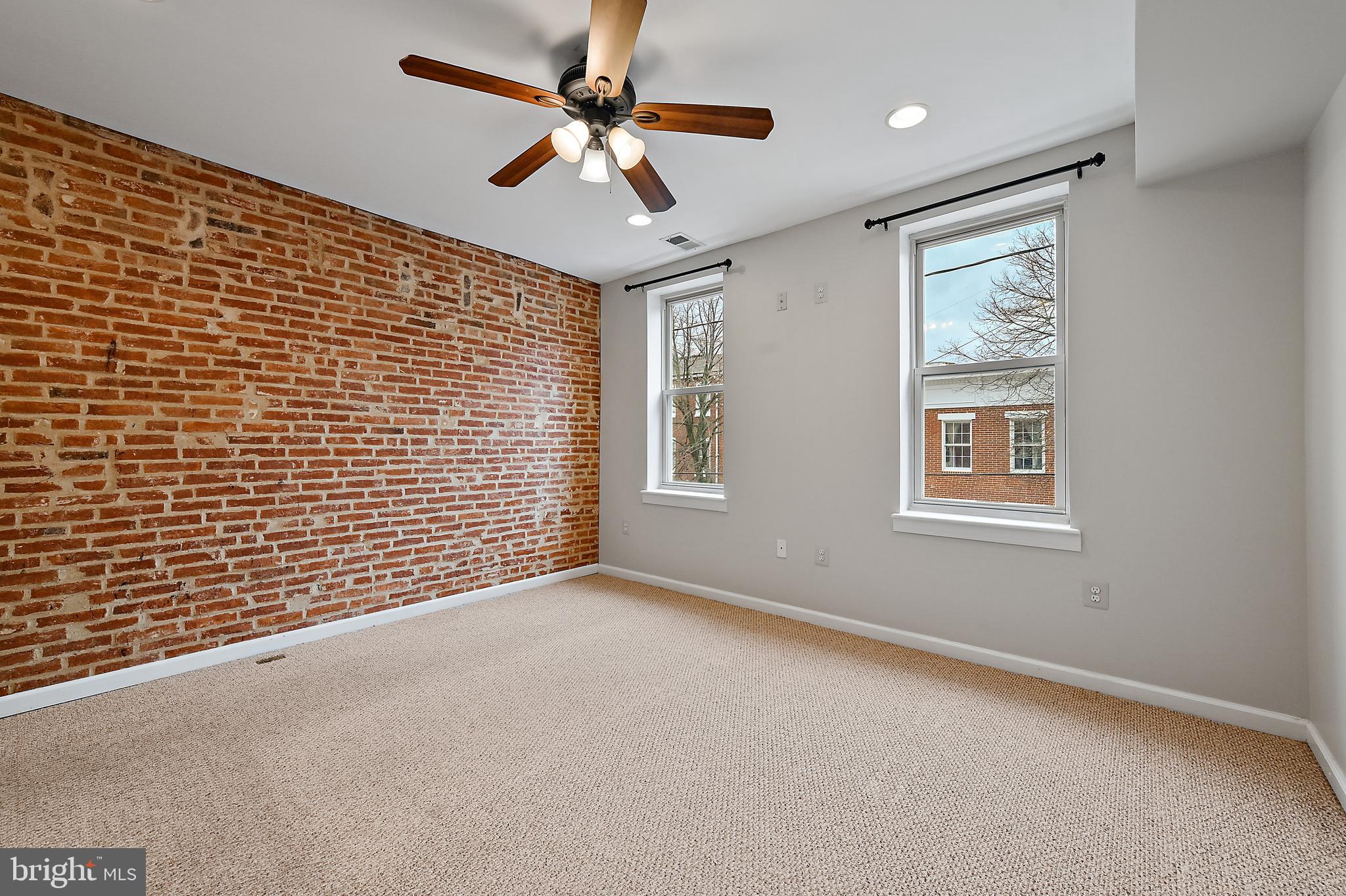 1218 William St