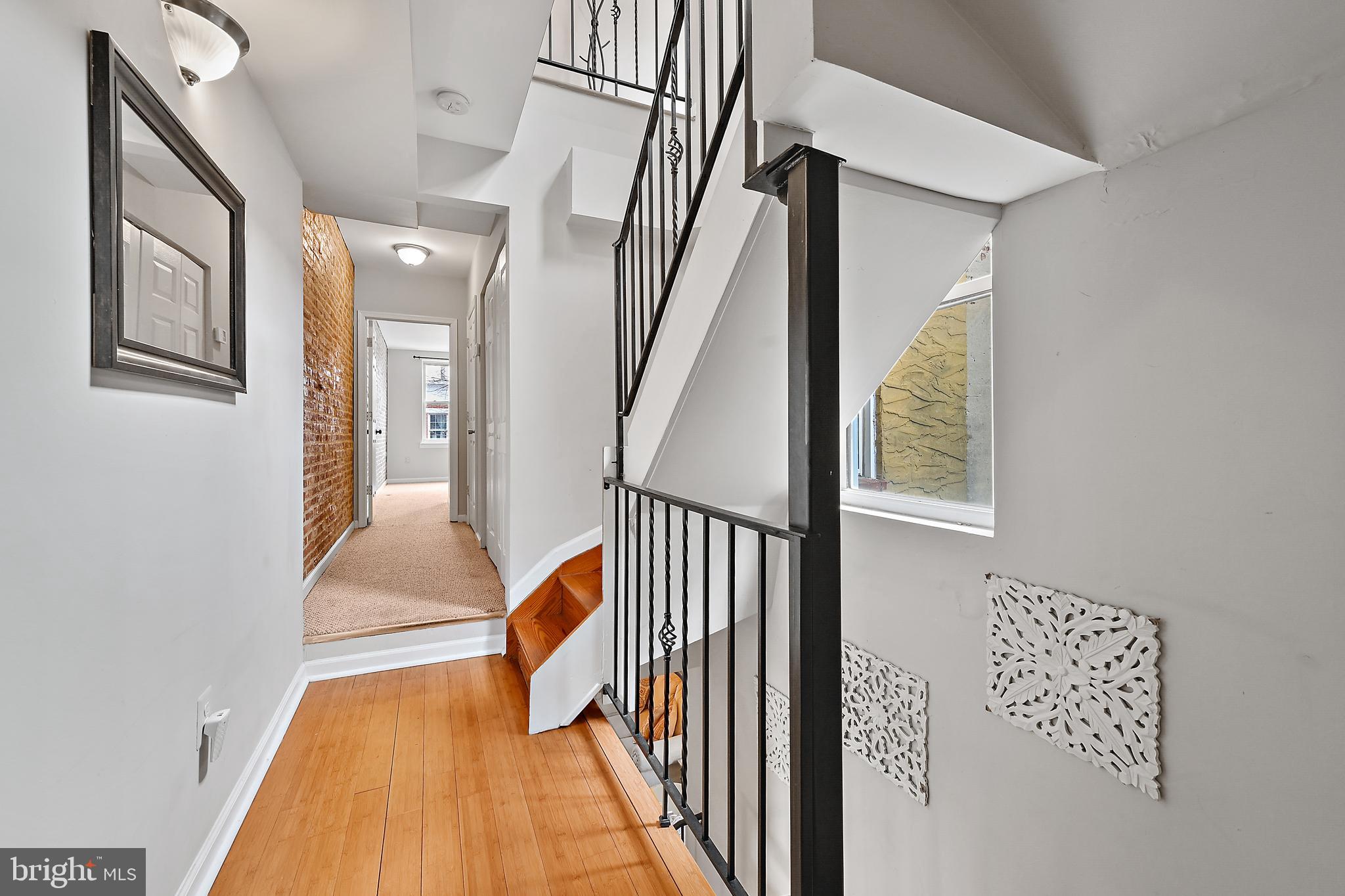 1218 William St