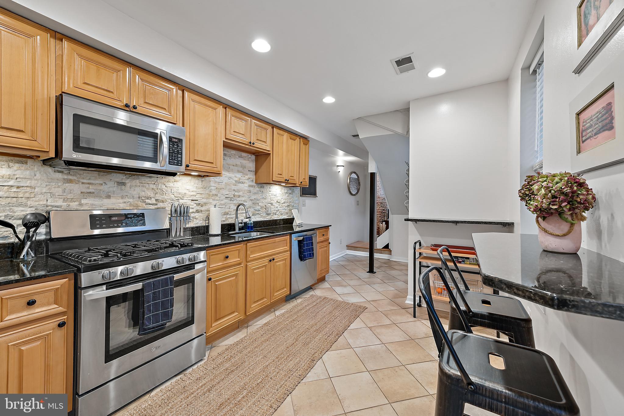 1218 William St