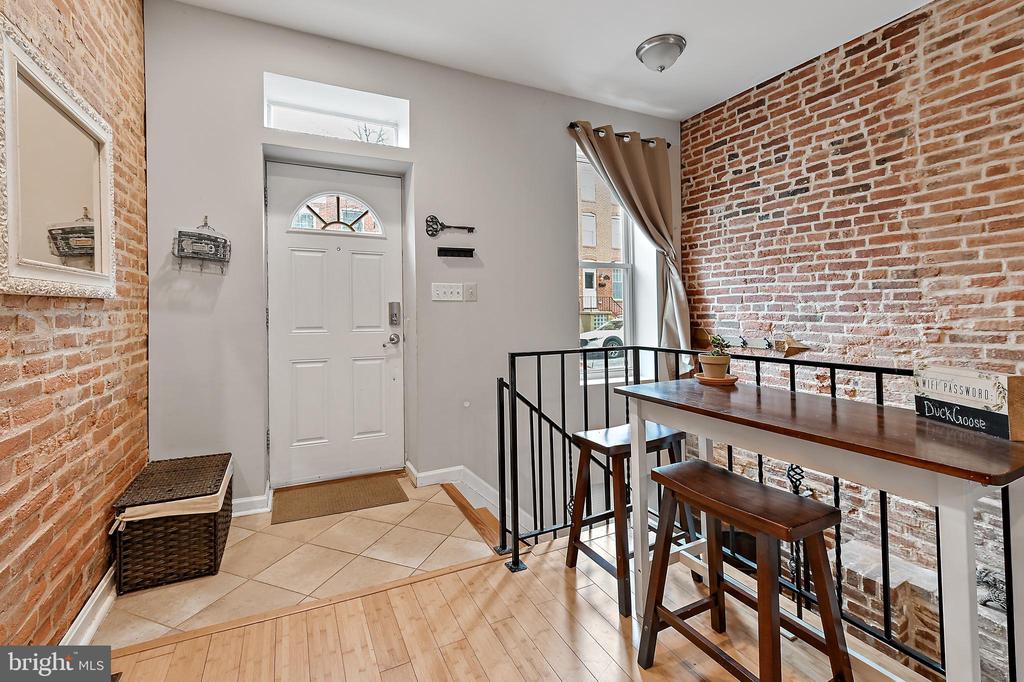 1218 William St