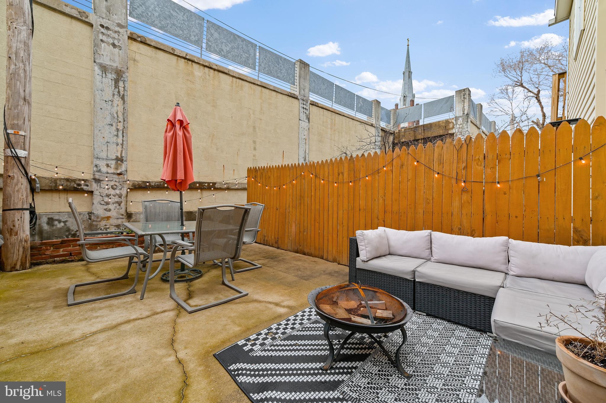 1218 William St