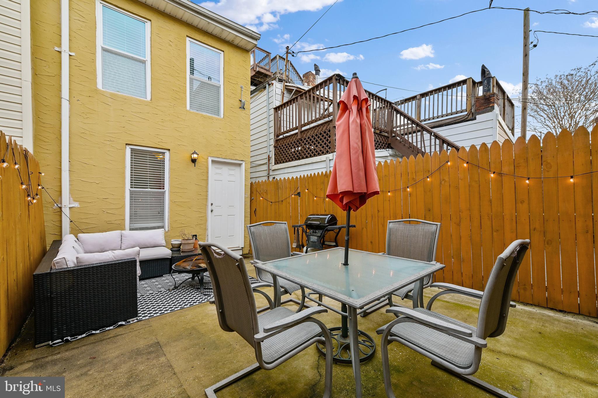 1218 William St