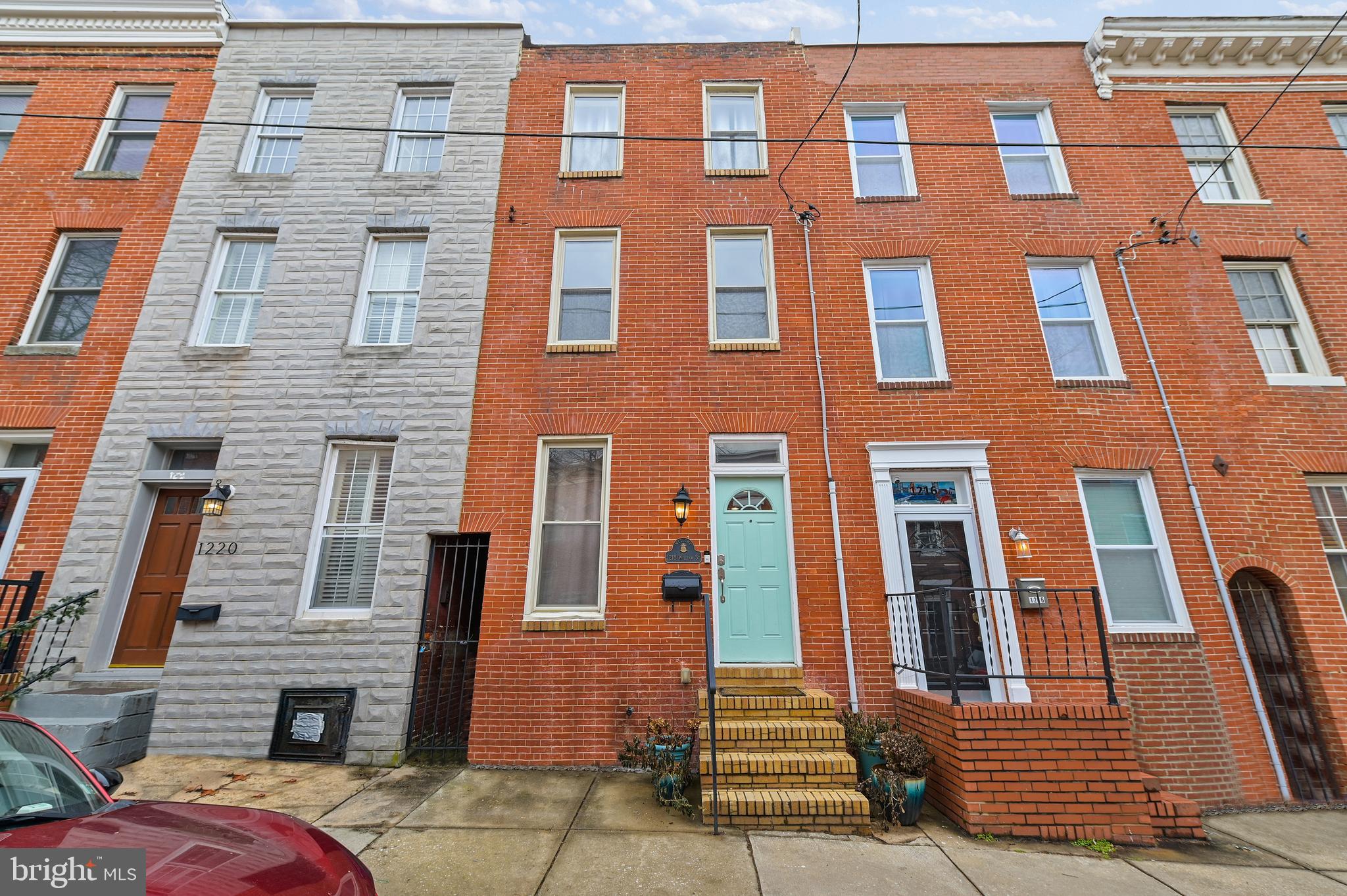 1218 William St