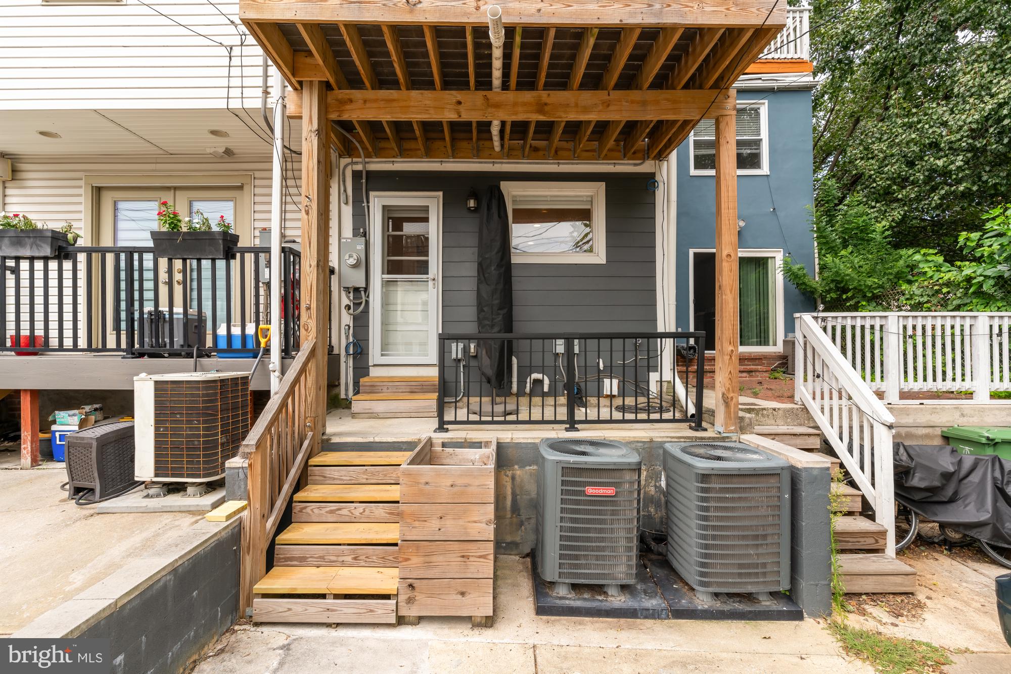 1411 BATTERY AVE
