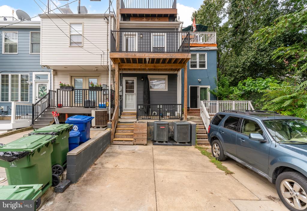 1411 BATTERY AVE