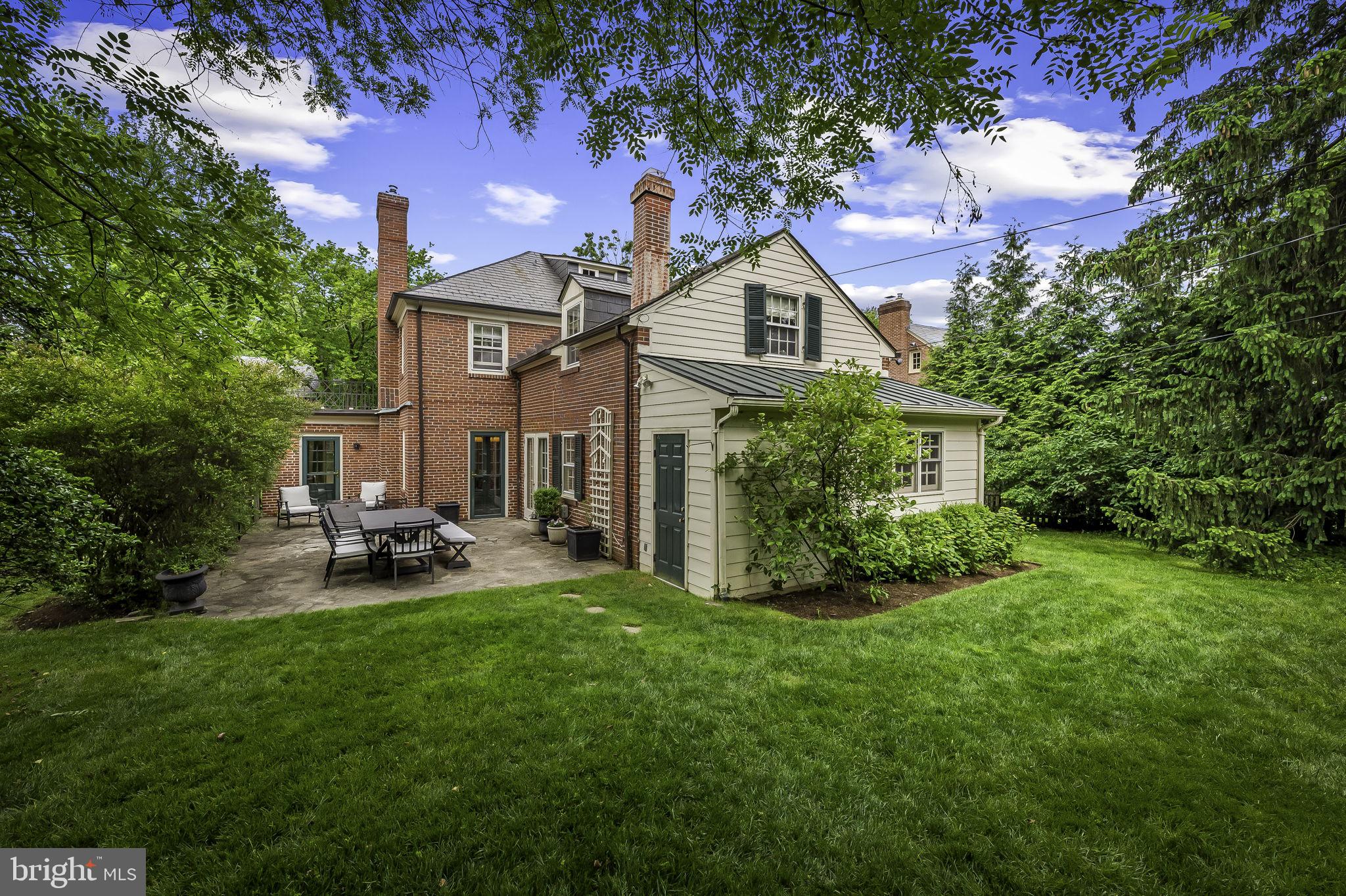 203 Saint Dunstans Rd