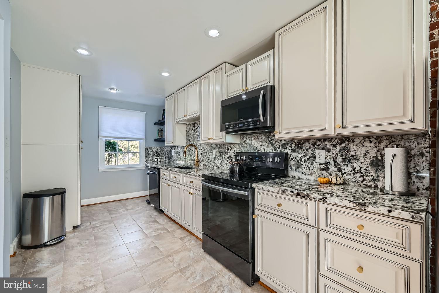 8 Goodale Pl