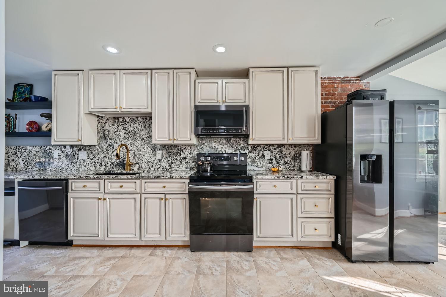 8 Goodale Pl