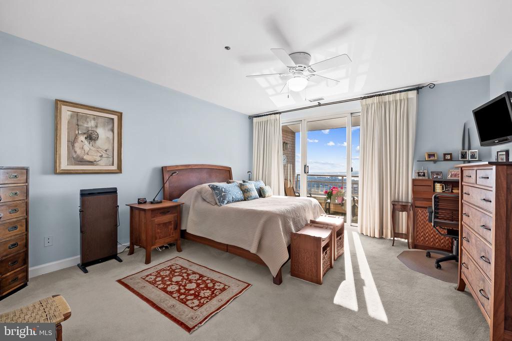 100 Harborview Dr #2210