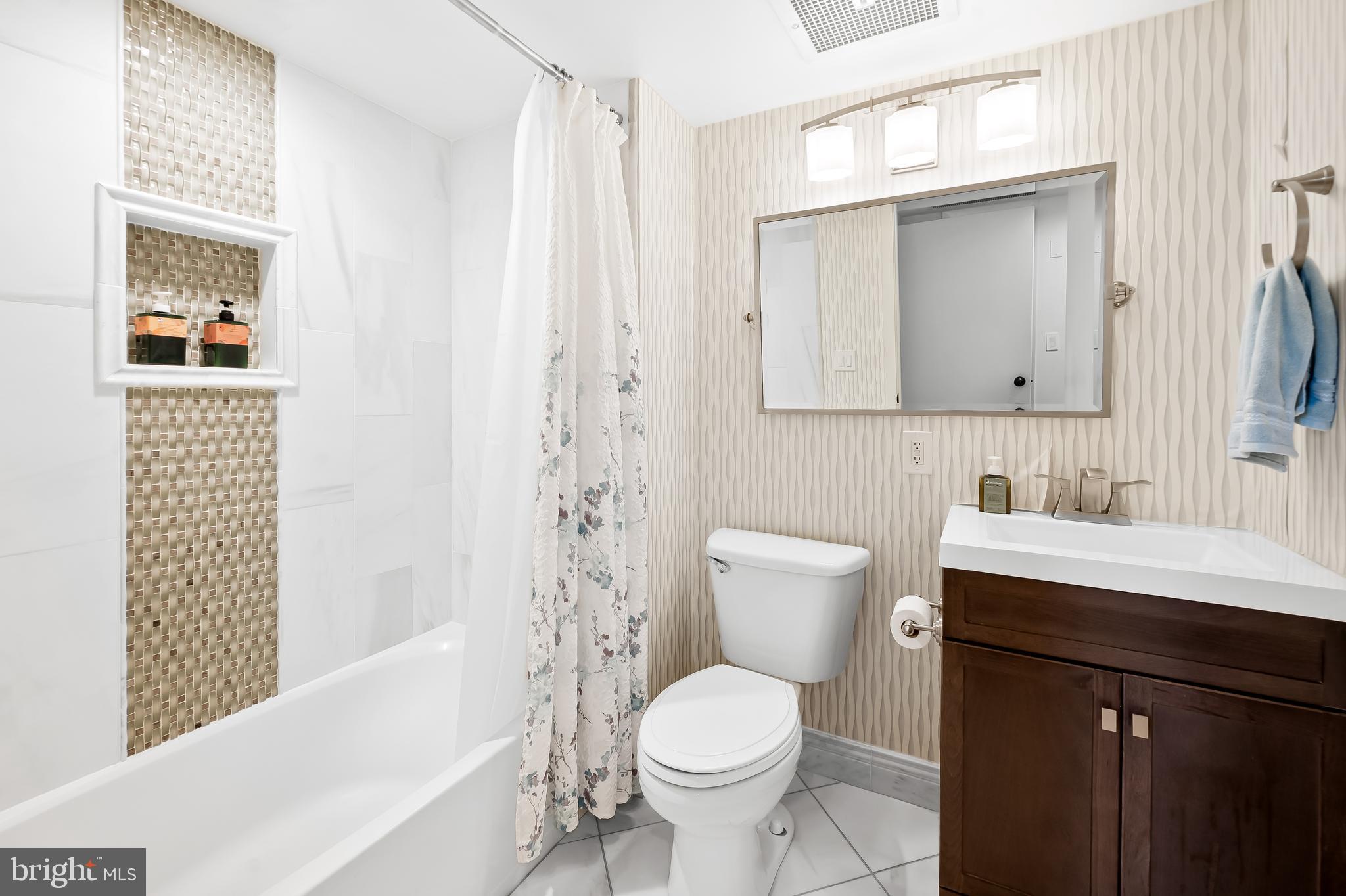 112 E West St #201
