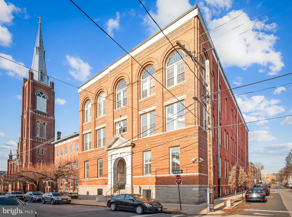 112 E West St #201