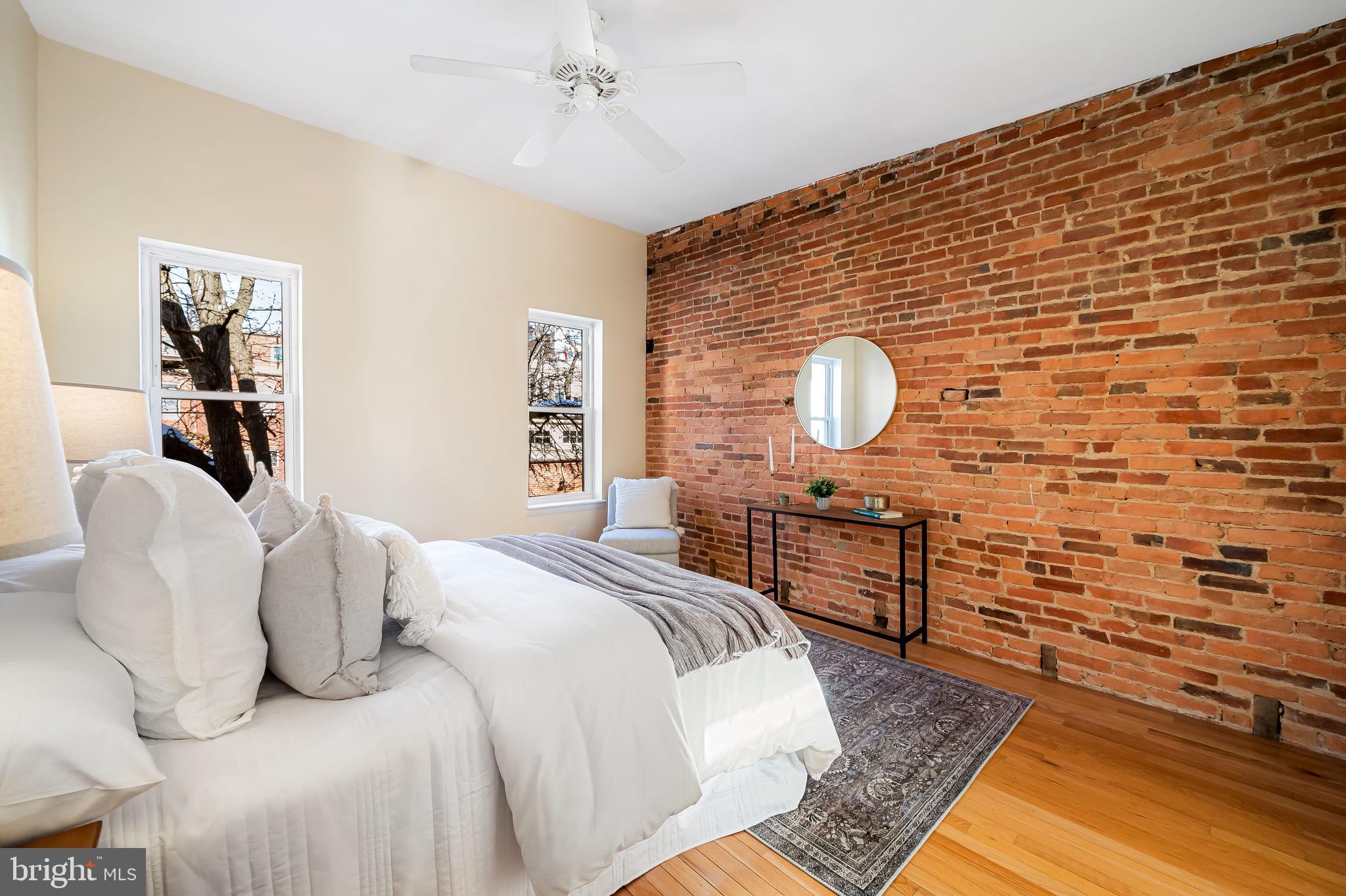 315 E Hamburg St